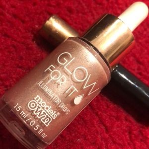 Models Own “Glow for it” liquid highlighter- NEW!